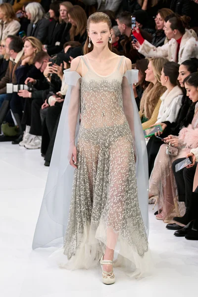 Look 30